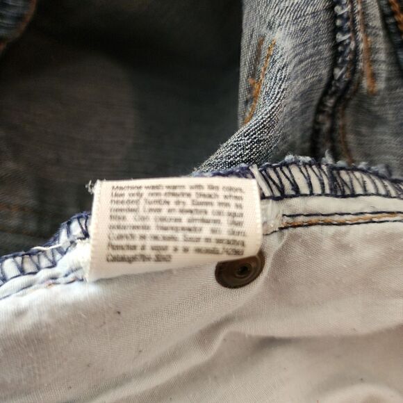 St John's Bay Women's 2 pair of Denim Bermudas Size 8 Petite - Picture 11 of 13